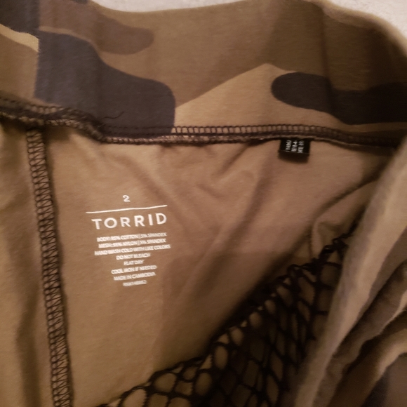 Camouflage fishnet leggings ( SOLD ) - Picture 3 of 3